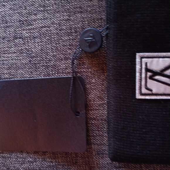 Louis Vuitton Black Beanie - Picture 4 of 6